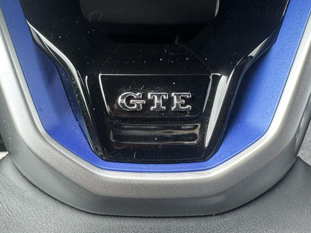 52757929-10.jpg