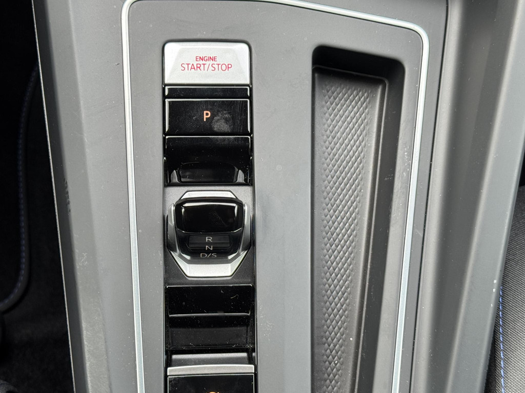 52757929-17.jpg