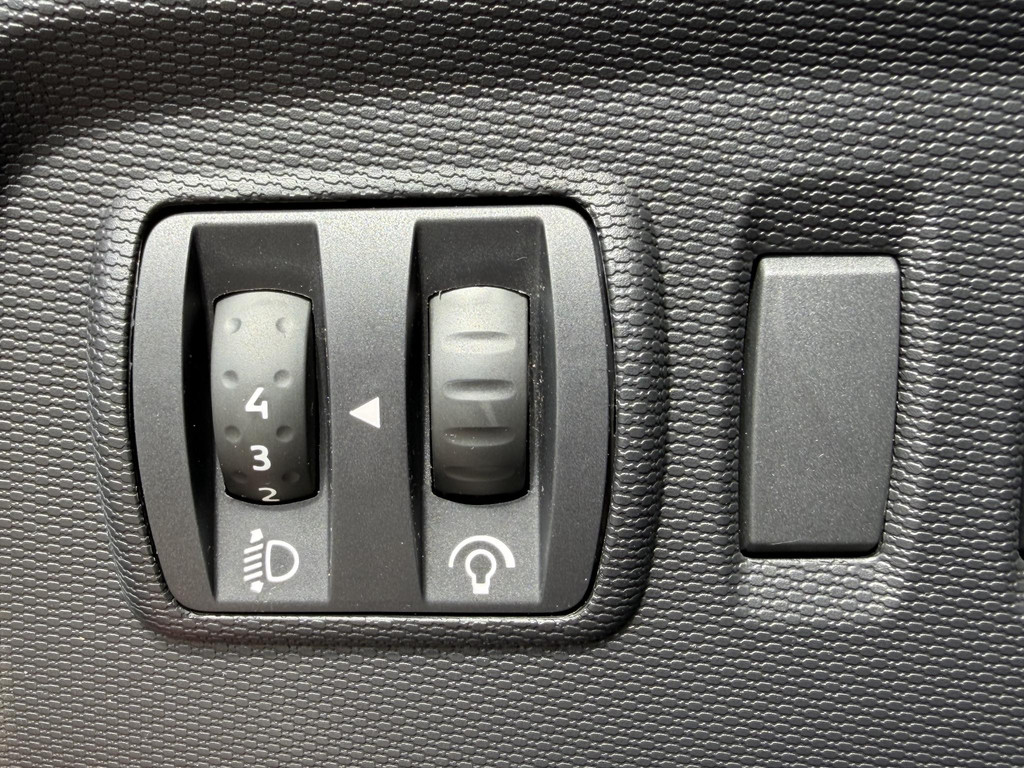 53188985-22.jpg