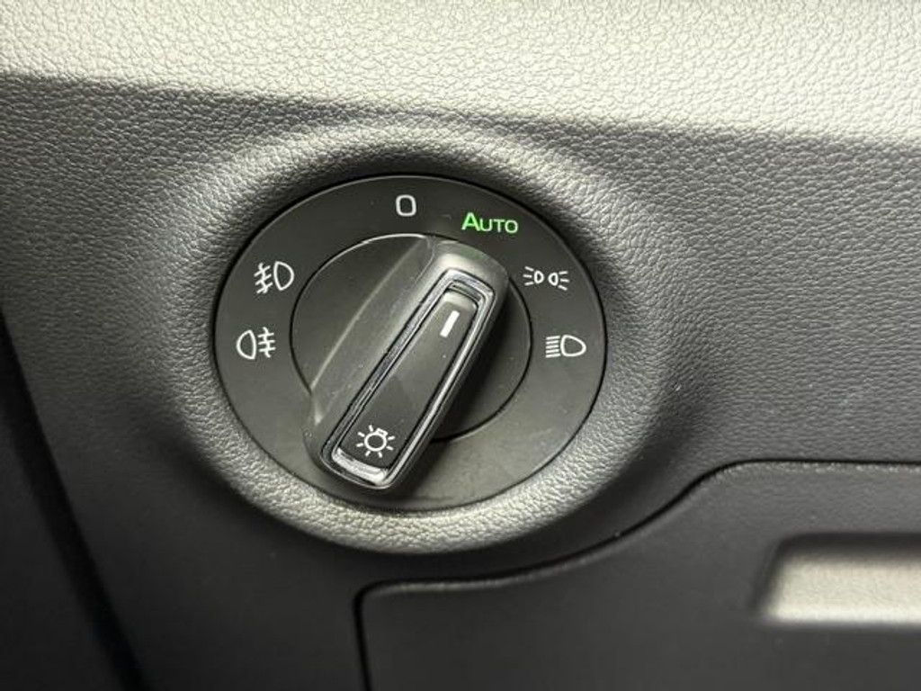 54160334-22.jpg