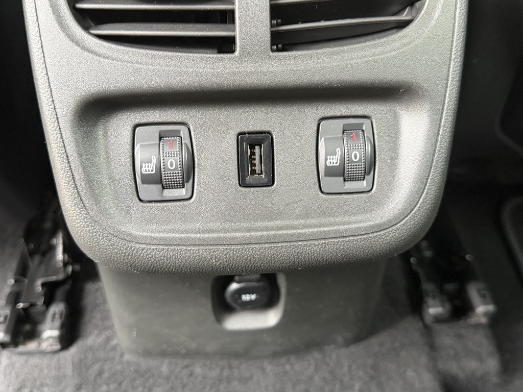 54844074-29.jpg