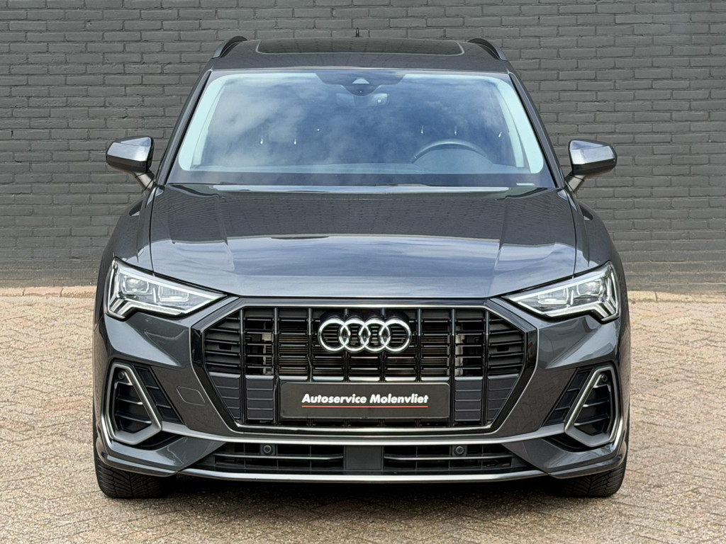 56217820-2.jpg