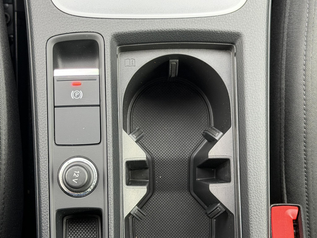 56217820-27.jpg