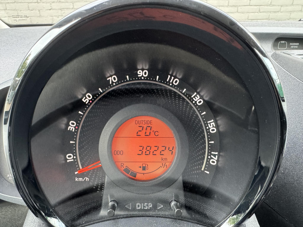 56506951-8.jpg