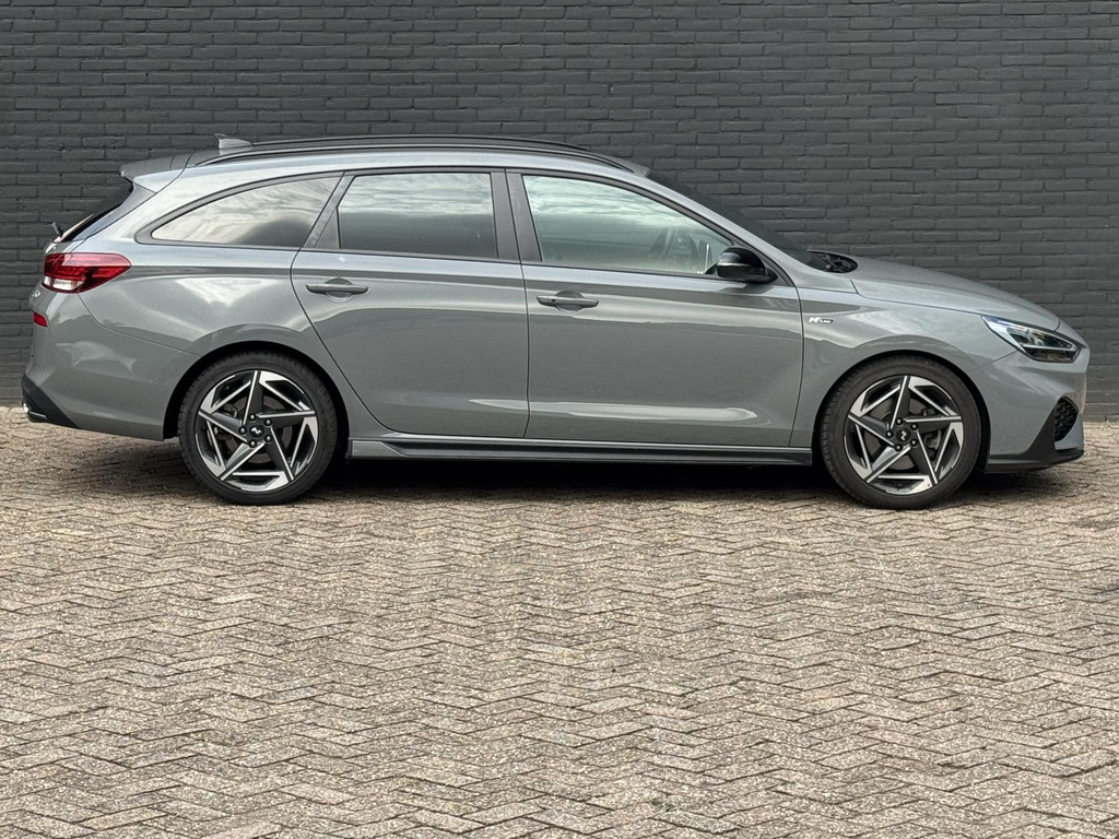 57042654-2.jpg